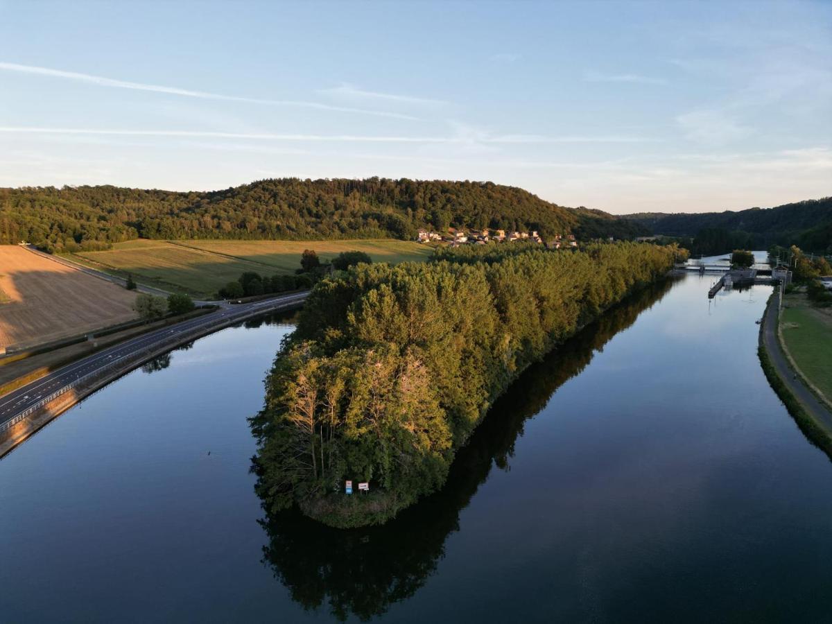 Villa Aux Berges Du Bocq à Yvoir Extérieur photo
