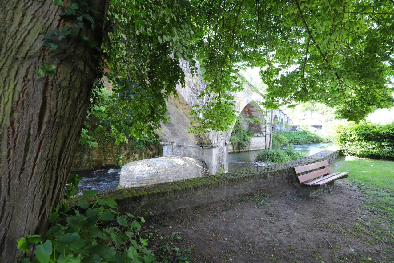 Villa Aux Berges Du Bocq à Yvoir Extérieur photo